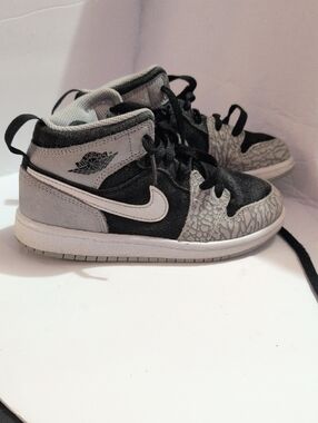 Jordan 1s Kids High-Top Sneakers in Black & Gray with Elephant Print